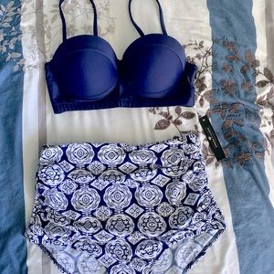 High-Waisted Bikini Navy and White Patterned